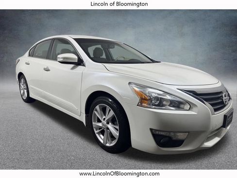 Used 2015 Nissan Altima 2.5 SV w/ Convenience Package FWD image 8