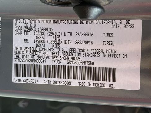 Used 2022 Toyota Tacoma TRD Off-Road AWD/4WD image 31
