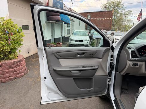 Used 2017 GMC Acadia Limited SLT image 23