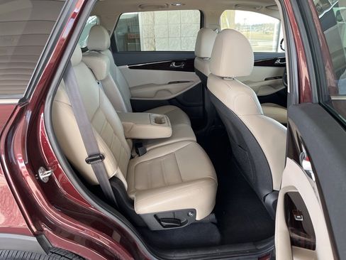 Used 2020 Kia Sorento EX image 18