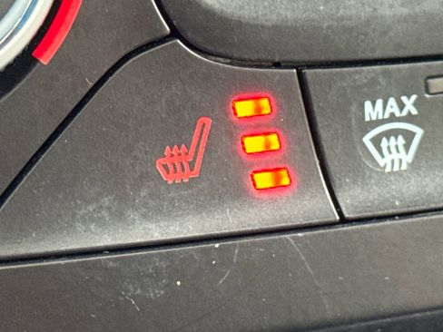 Used 2018 Ford Focus Titanium FWD image 59