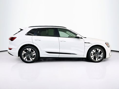 Used 2021 Audi e-tron Premium w/ Convenience Plus Package AWD/4WD image 10