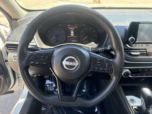 Used 2024 Nissan Altima 2.5 S FWD image 15