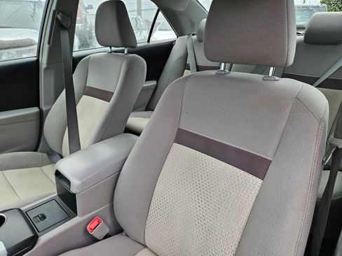 Used 2013 Toyota Camry LE image 21