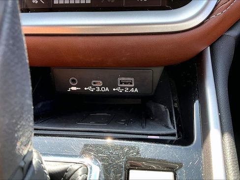 Used 2025 Subaru Outback Touring XT AWD/4WD image 25
