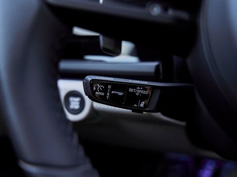 Used 2025 Porsche Panamera 4 w/ Premium Package image 64