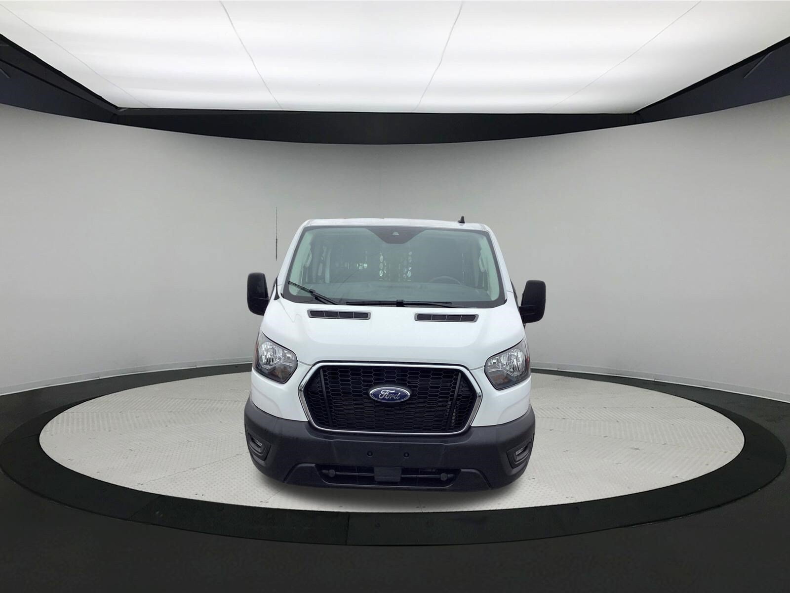 Used 2025 Ford Transit 250 Low Roof w/ Exterior Upgrade Package RWD image 3