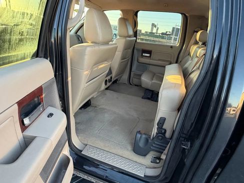 Used 2005 Ford F150 Lariat image 11