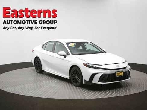 Used 2025 Toyota Camry SE FWD image 50