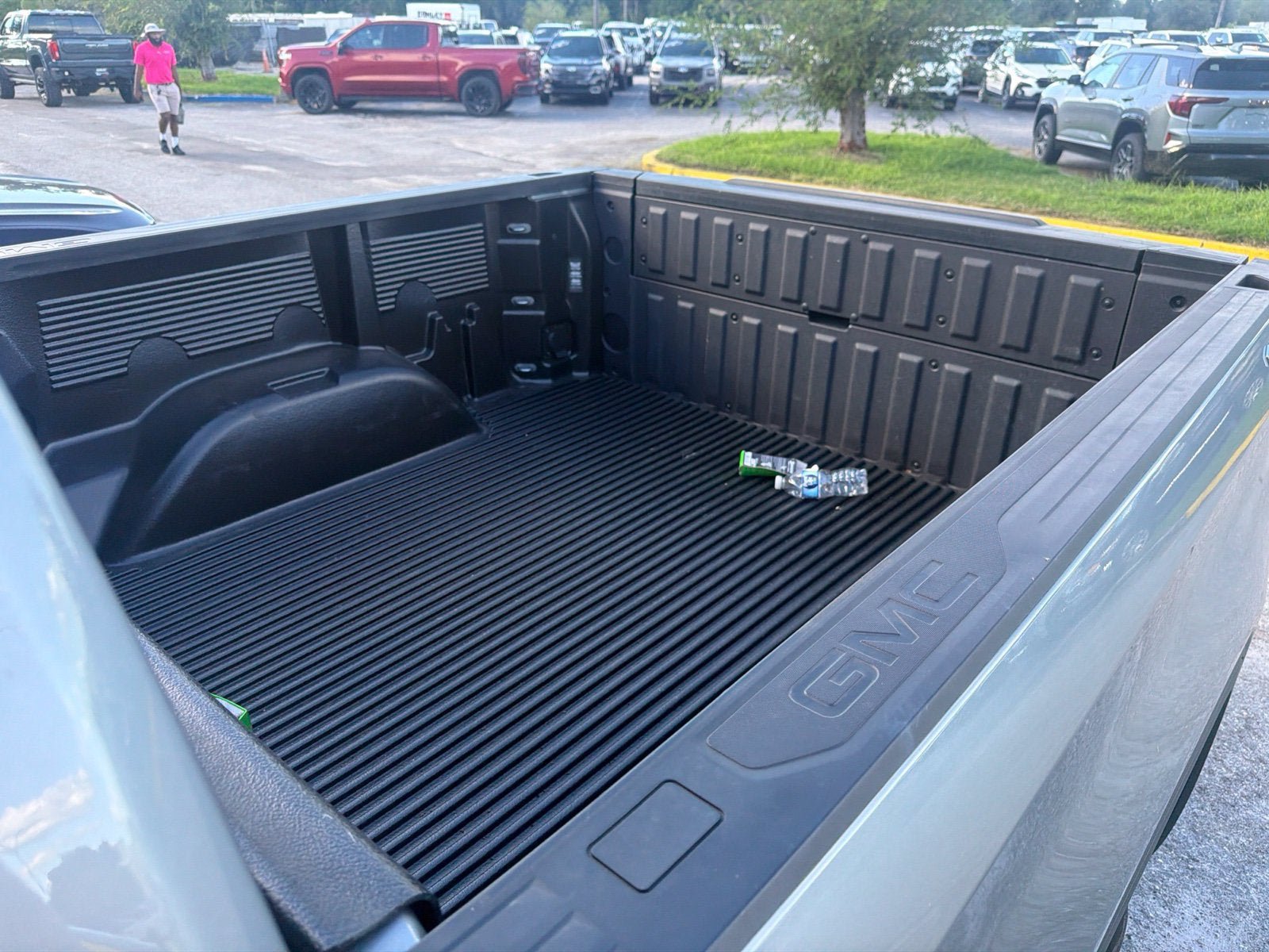Used 2026 GMC Sierra 1500 SLT AWD/4WD image 10