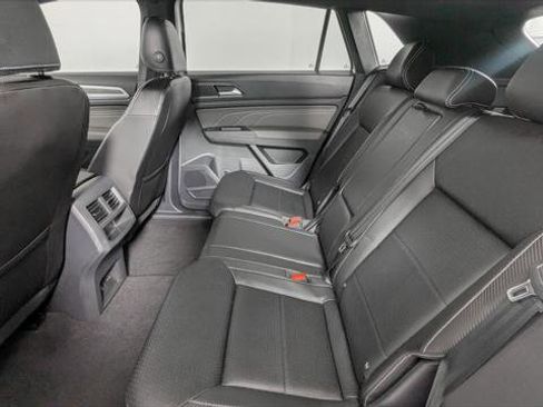 Used 2023 Volkswagen Atlas Cross Sport SE image 17