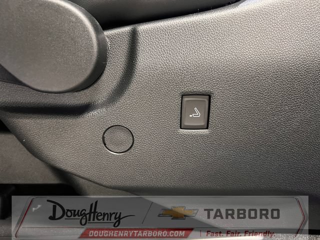 New 2027 Chevrolet Traverse RS w/ LPO, Floor Liner Package FWD image 36