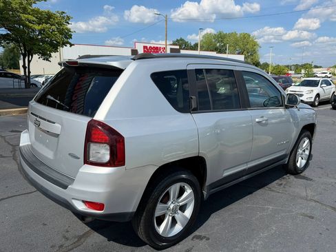 Used 2014 Jeep Compass Latitude FWD image 7