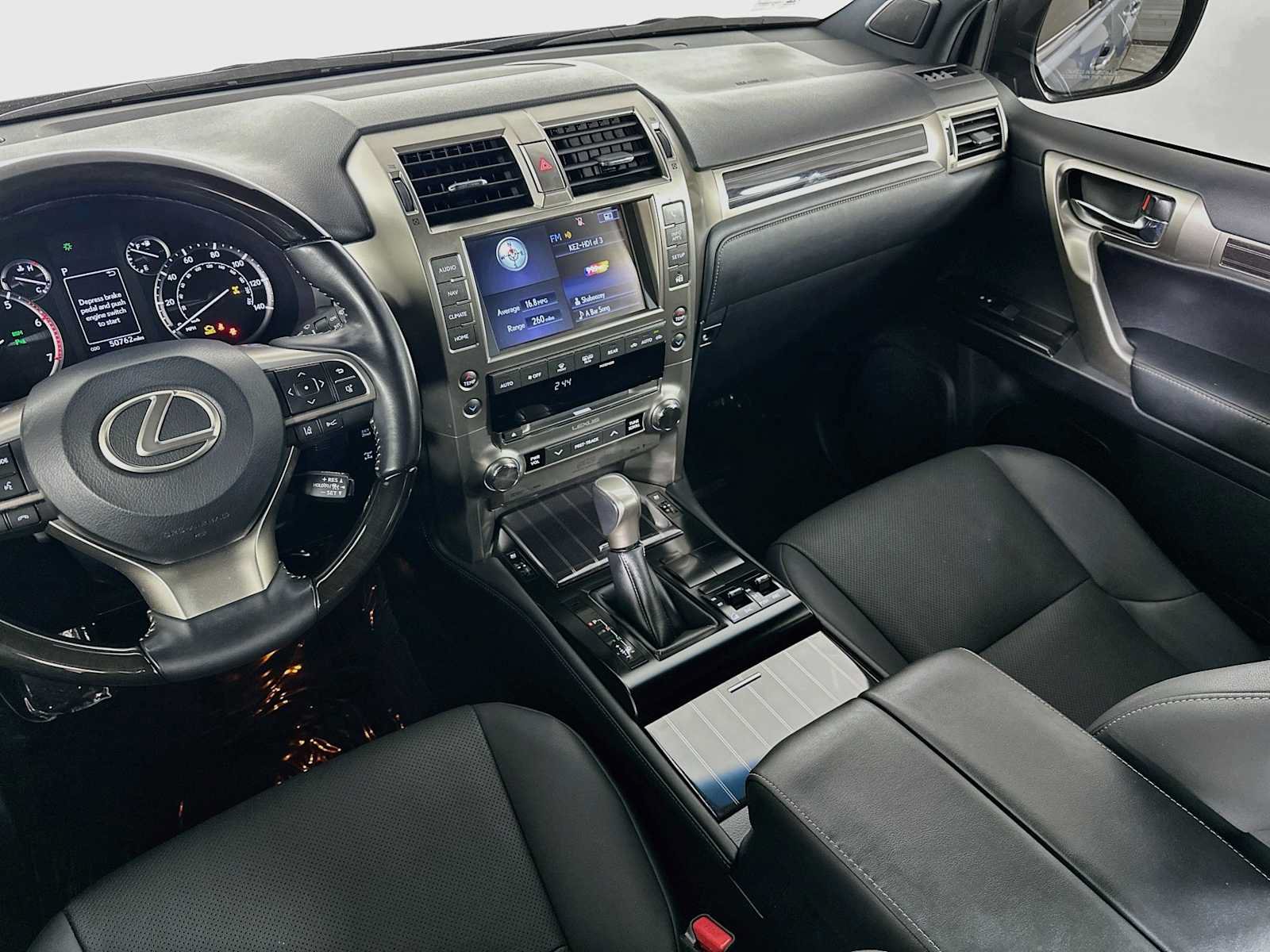 Used 2021 Lexus GX 460 Premium w/ Accessory Package AWD/4WD image 22