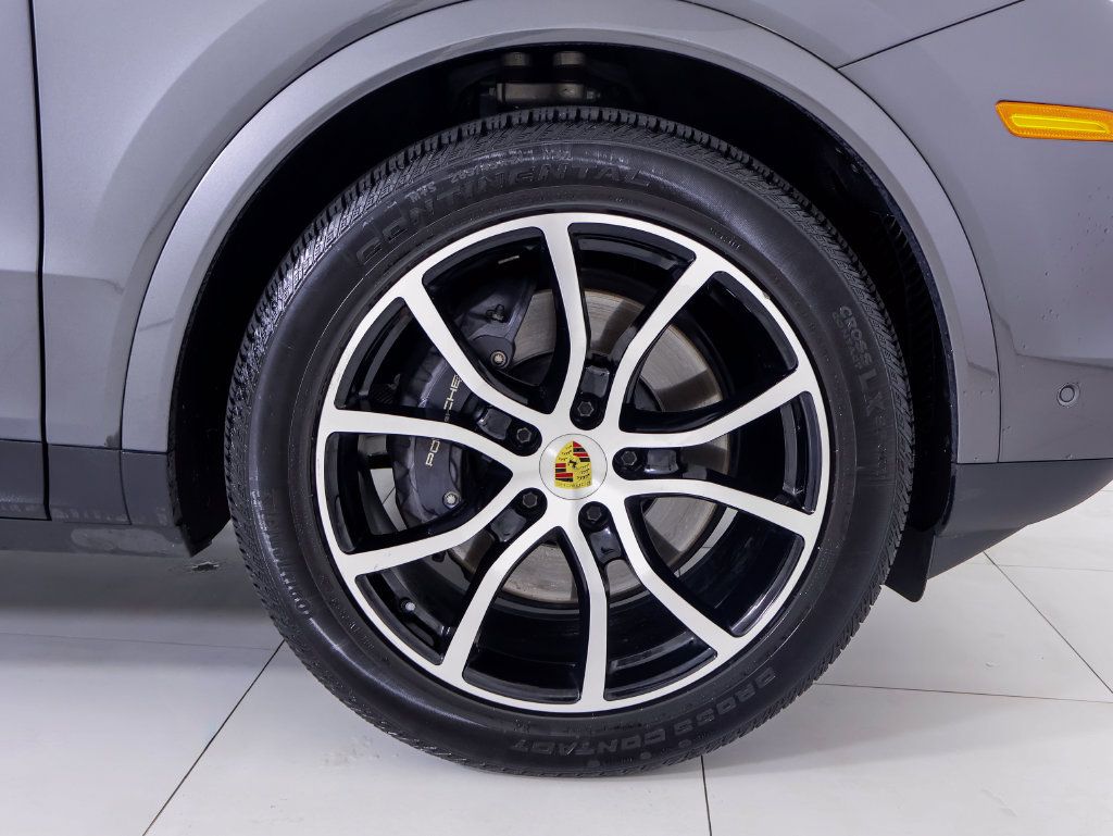 Certified 2024 Porsche Cayenne Coupe AWD/4WD image 34