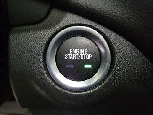 Used 2023 Chevrolet Equinox LT image 31