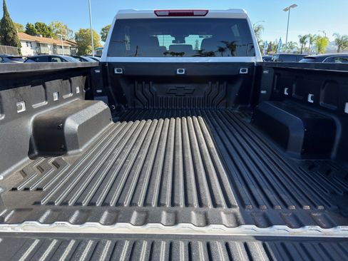 Used 2025 Chevrolet Silverado 2500 LT w/ Convenience Package image 19