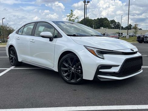 Used 2023 Toyota Corolla XSE FWD image 1