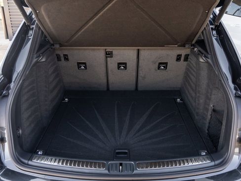 New 2026 Porsche Macan image 36