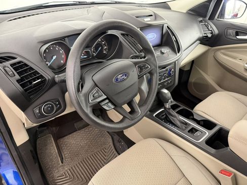 Used 2017 Ford Escape SE w/ Equipment Group 201A FWD image 15