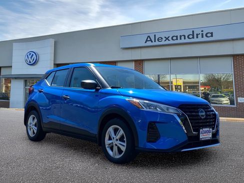 Used 2024 Nissan Kicks S FWD image 1