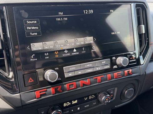 Used 2025 Nissan Frontier PRO-4X AWD/4WD image 32