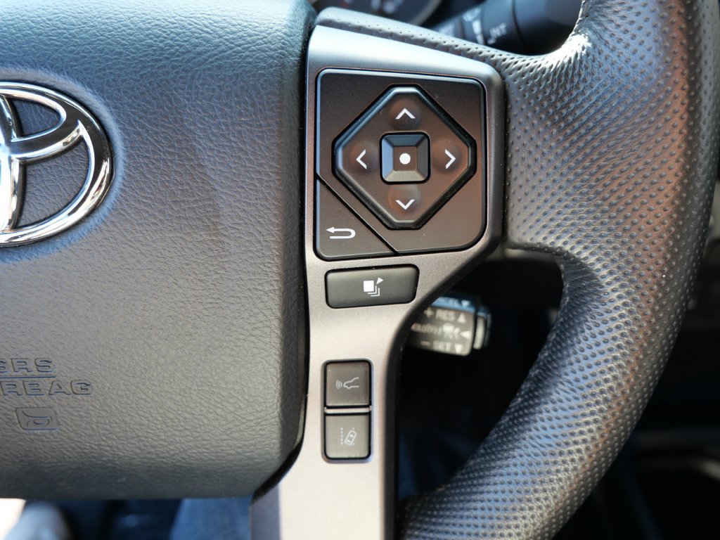 Certified 2020 Toyota Tacoma TRD Off-Road AWD/4WD image 27