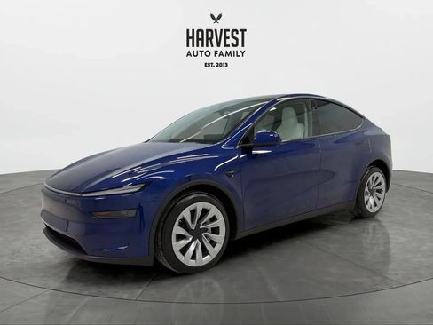 Used 2026 Tesla Model Y AWD image 1