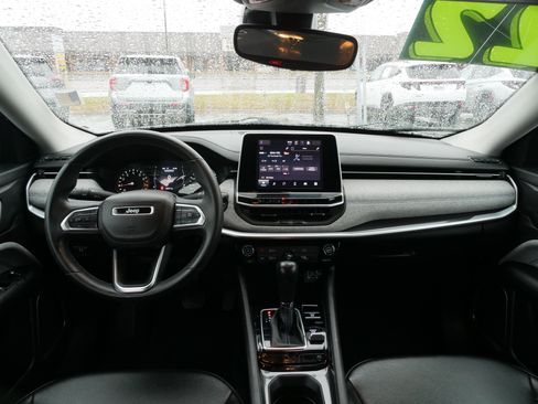 Used 2022 Jeep Compass Latitude image 17