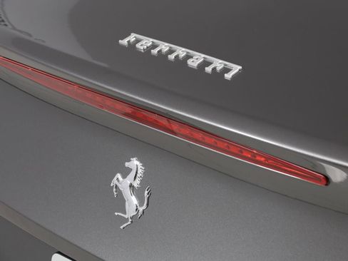 Used 2018 Ferrari California T image 86