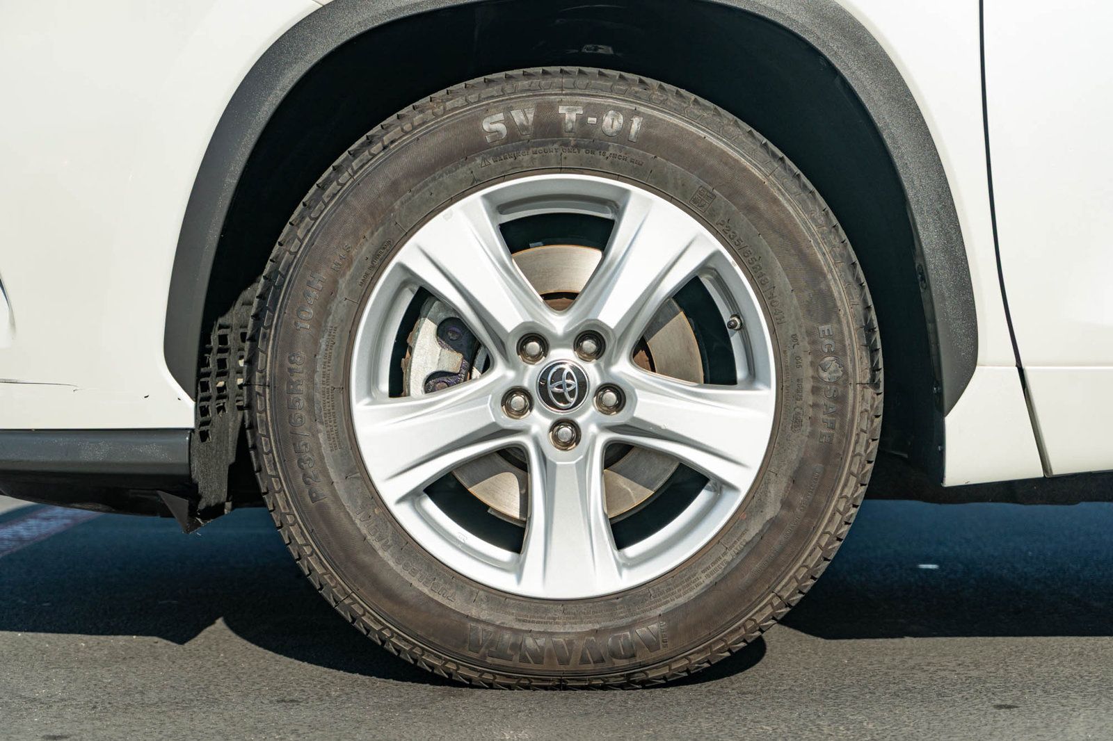 Certified 2021 Toyota Highlander L FWD image 5
