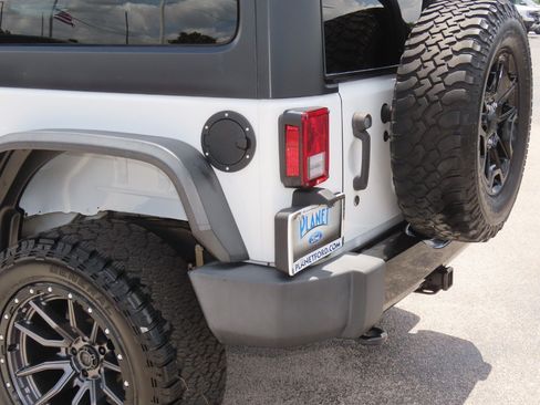Used 2017 Jeep Wrangler Sport AWD/4WD image 15