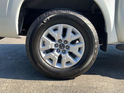 Used 2022 Nissan Frontier SV AWD/4WD image 26
