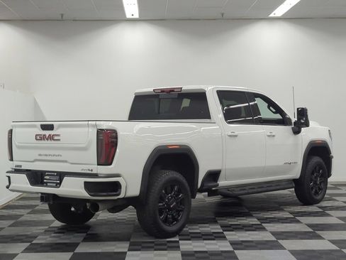 Used 2026 GMC Sierra 2500 AT4 w/ Technology Package AWD/4WD image 7
