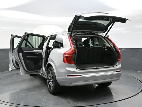 Used 2025 Volvo XC90 B5 Core AWD/4WD image 41