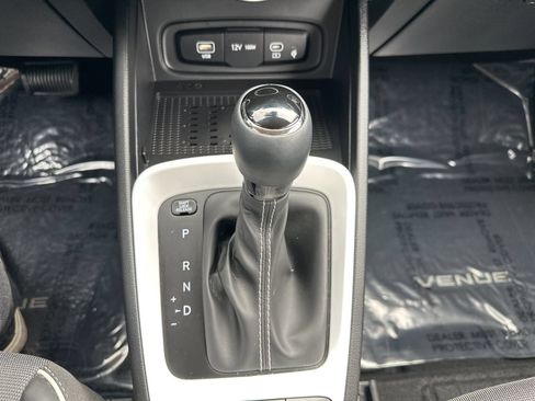 Used 2023 Hyundai Venue Limited FWD image 50