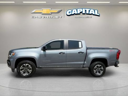 Used 2022 Chevrolet Colorado Z71 AWD/4WD image 2