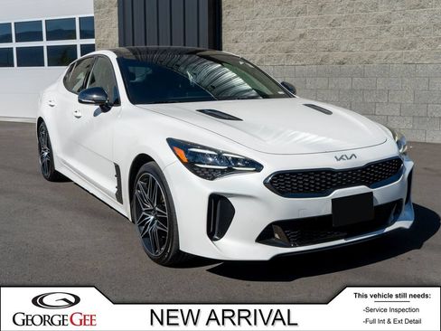 Used 2022 Kia Stinger GT1 AWD/4WD image 1