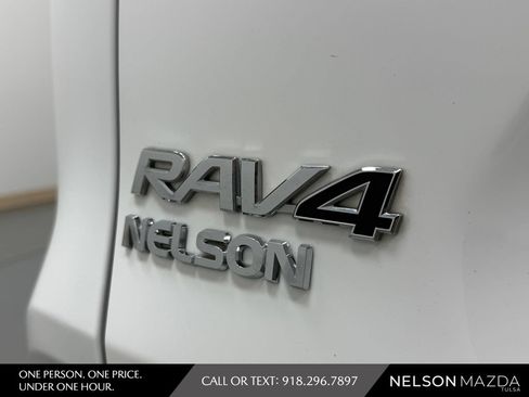 Used 2020 Toyota RAV4 XLE Premium FWD image 17