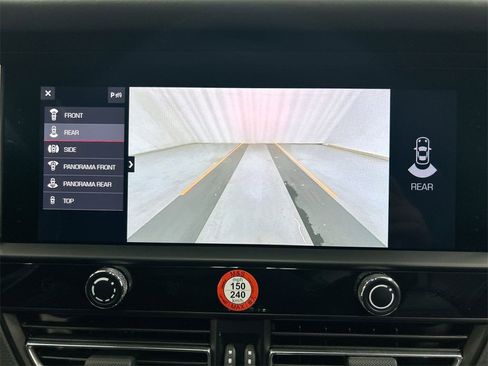 Certified 2023 Porsche Macan Turbo image 16