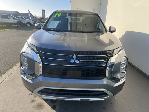 Used 2024 Mitsubishi Outlander SE image 23