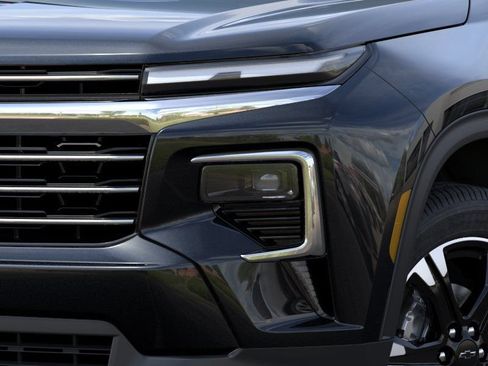 New 2027 Chevrolet Traverse LT w/ Sun and Wheel Package FWD image 10