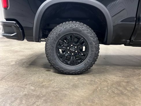 New 2026 Chevrolet Silverado 1500 ZR2 w/ Dark Appearance Package AWD/4WD image 9