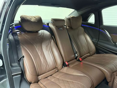 Used 2017 Mercedes-Benz Maybach S 550 4MATIC image 36