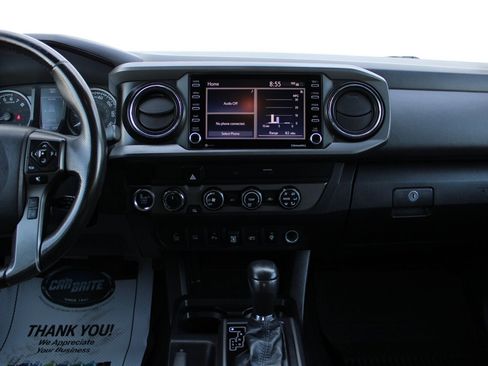 Used 2020 Toyota Tacoma TRD Sport w/ Technology Package AWD/4WD image 20