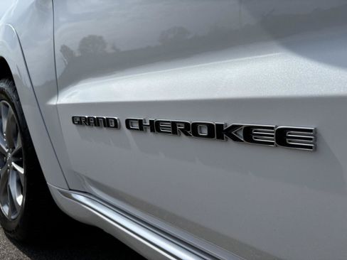 Used 2021 Jeep Grand Cherokee Summit w/ Platinum Series Group AWD/4WD image 9