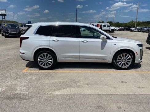 Used 2020 Cadillac XT6 Premium Luxury FWD image 7