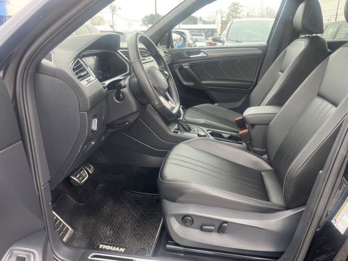 Used 2024 Volkswagen Tiguan SE R-Line image 10