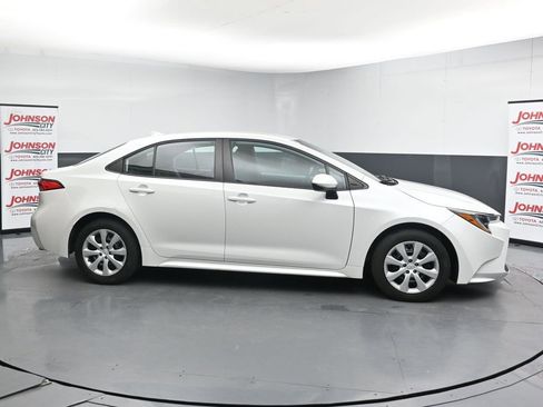 Used 2022 Toyota Corolla LE FWD image 9