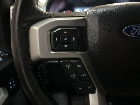 Used 2020 Ford F150 Lariat image 17